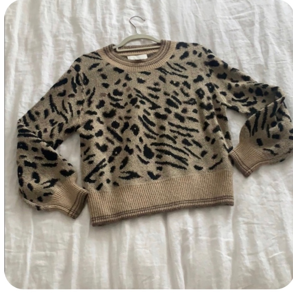 Heartloom Leopard print sweater - Medium